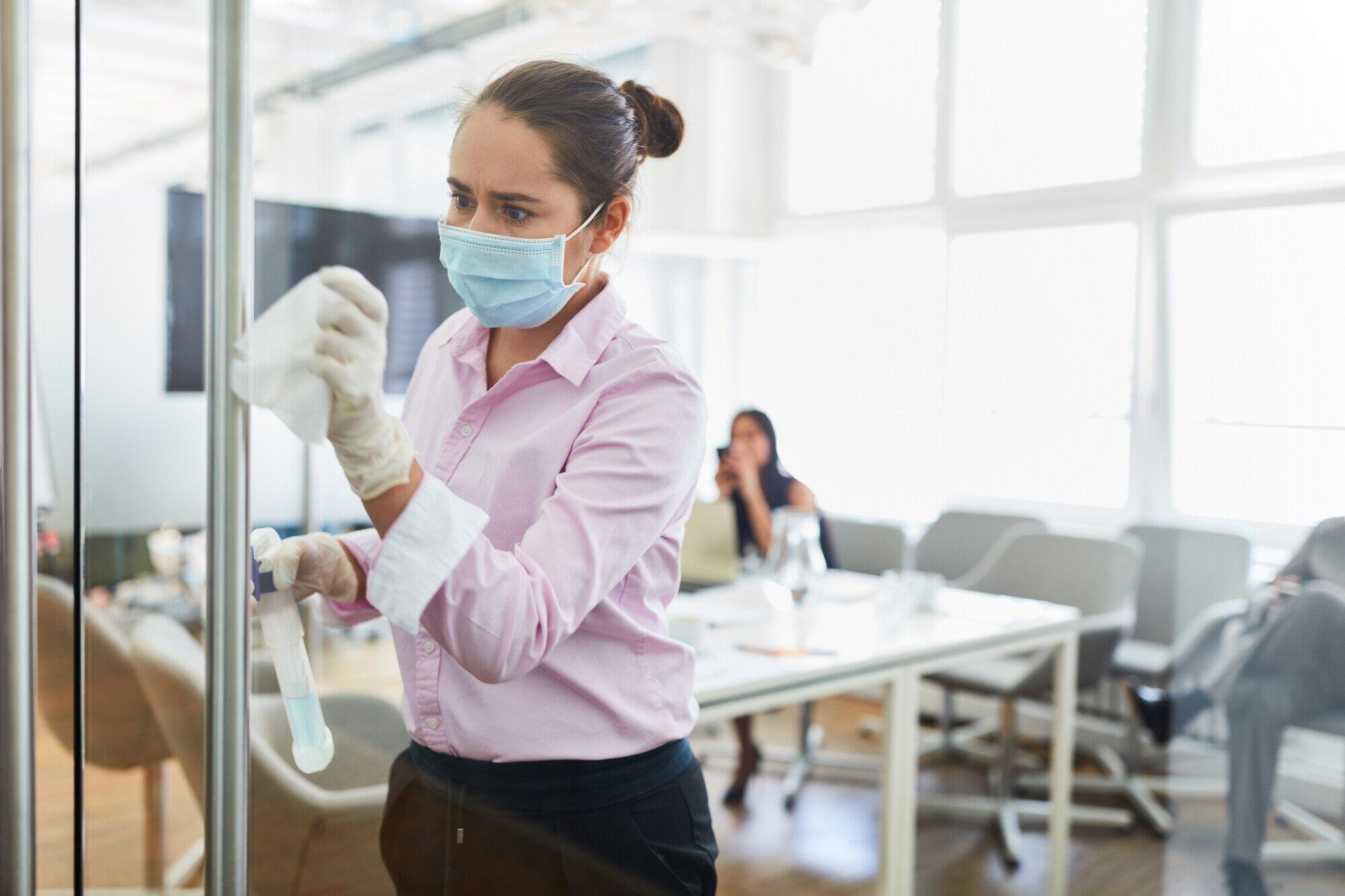 office cleaning, office sanitizing services